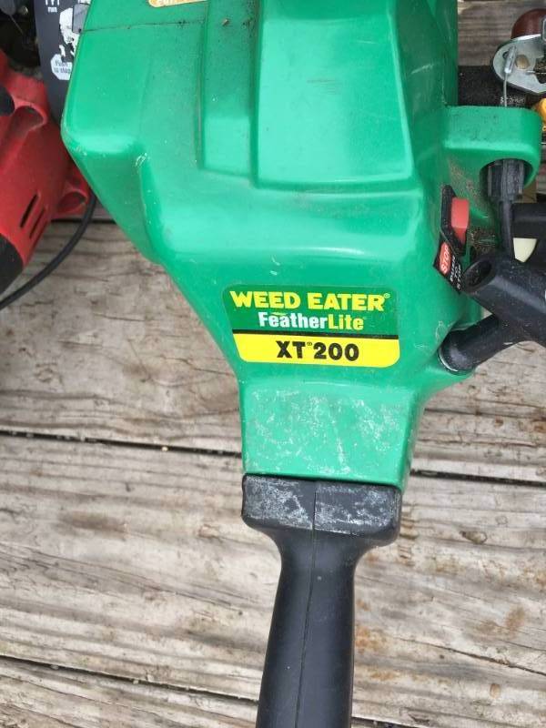 lot 75 image: Weed Eater Weed Whip