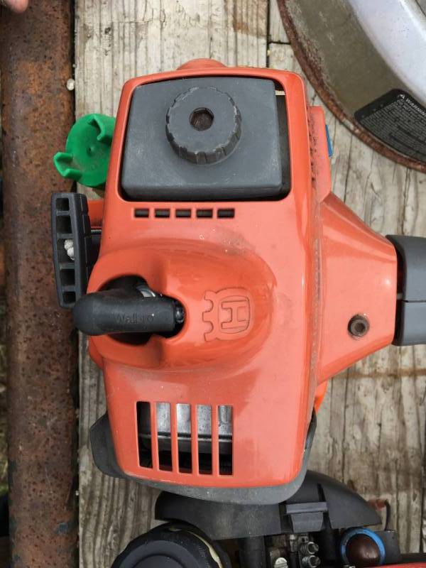 lot 77 image: Husqvarna Weed Whip