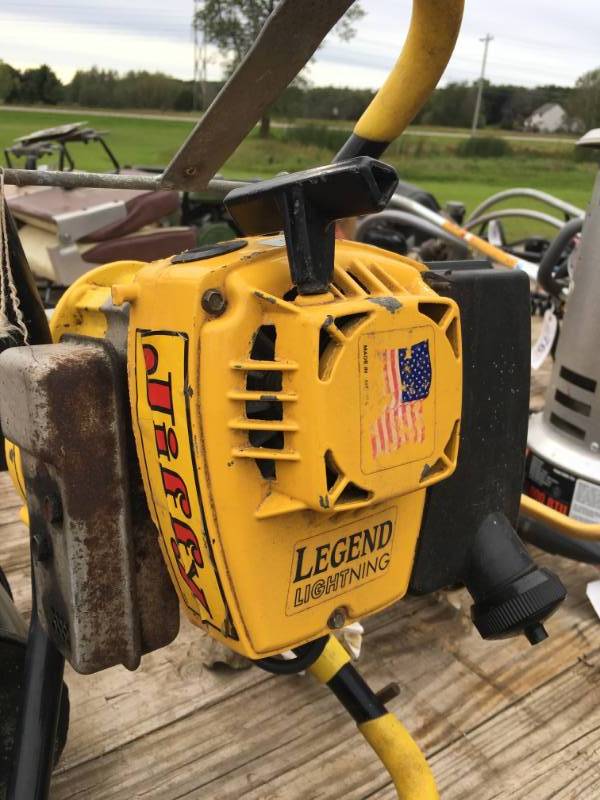 lot 81 image: Jiffy Ice Auger