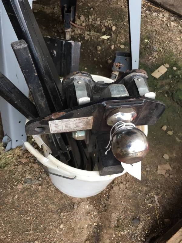 lot 132 image: Hitch wSway Bar Attachment