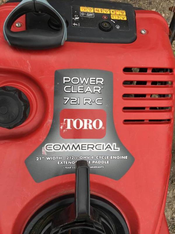 lot 174 image: Toro 21inch Snowblower