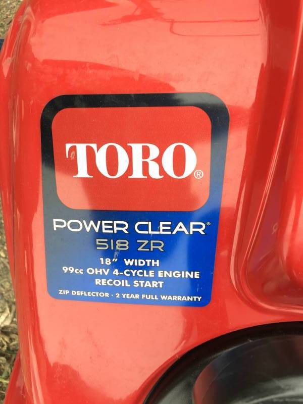 lot 176 image: Toro 18inch Snowblower