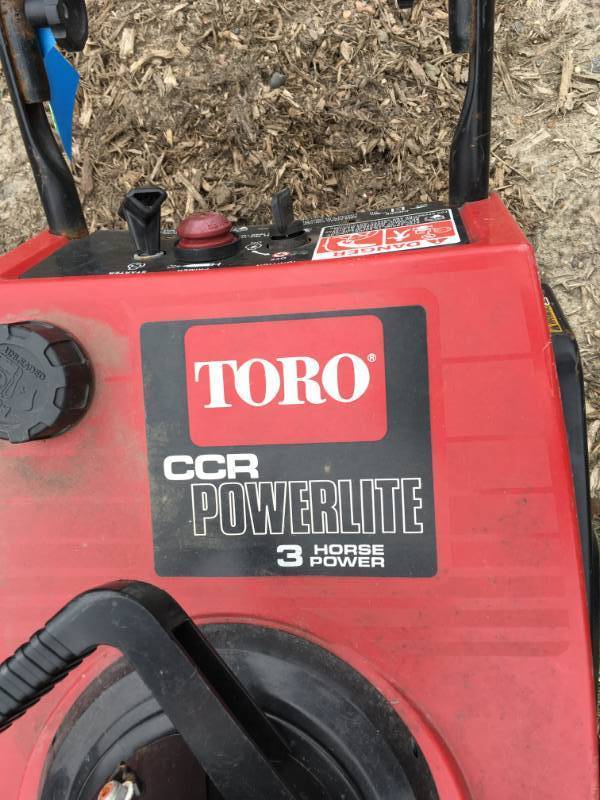 lot 179 image: Toro CCR Powerlight 3HP Snowblower