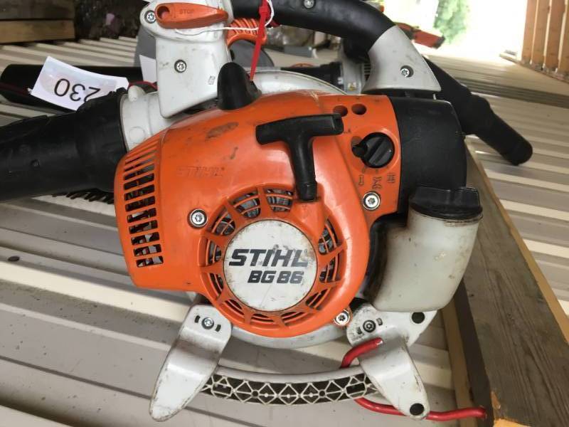 lot 231 image: Stihl Blower