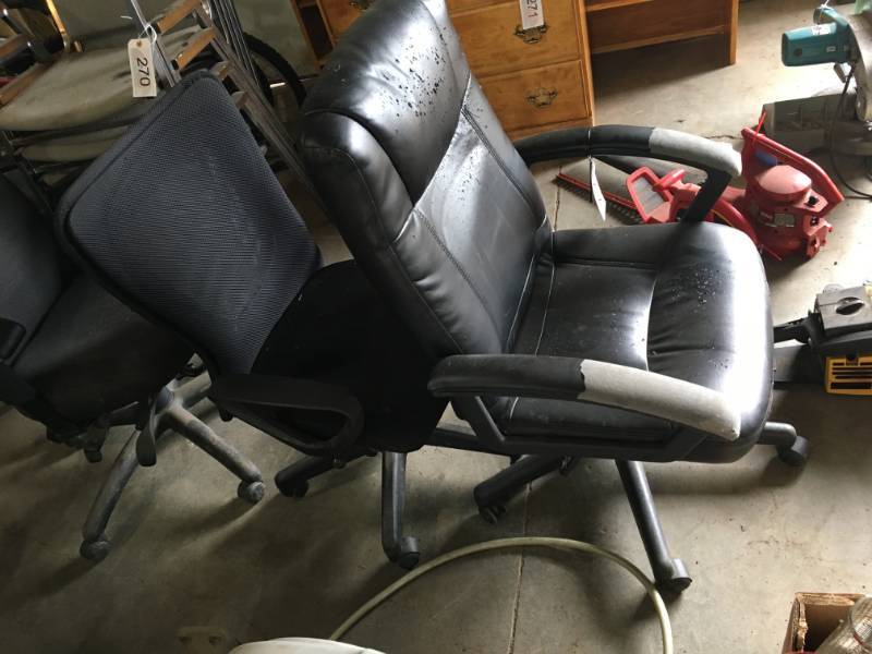 lot 272 image: Office Chairs