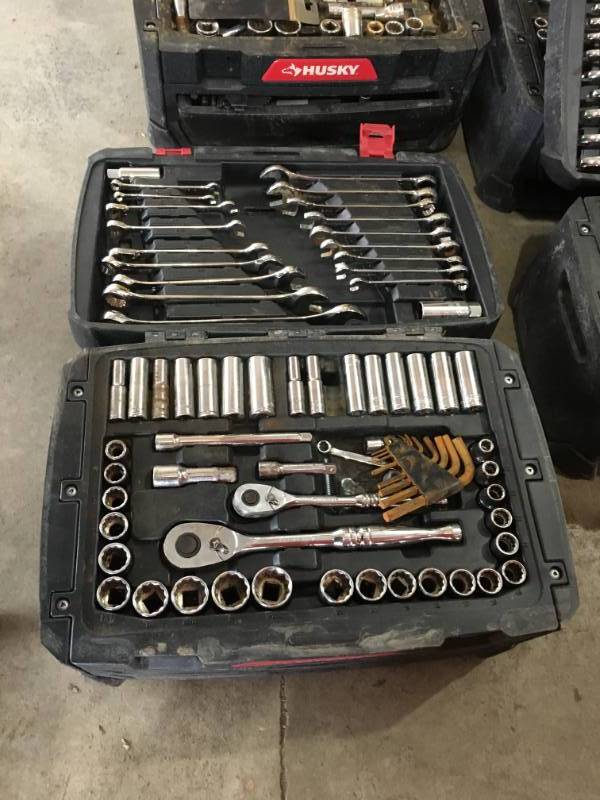 lot 318 image: Husky Tool Boxes wTools