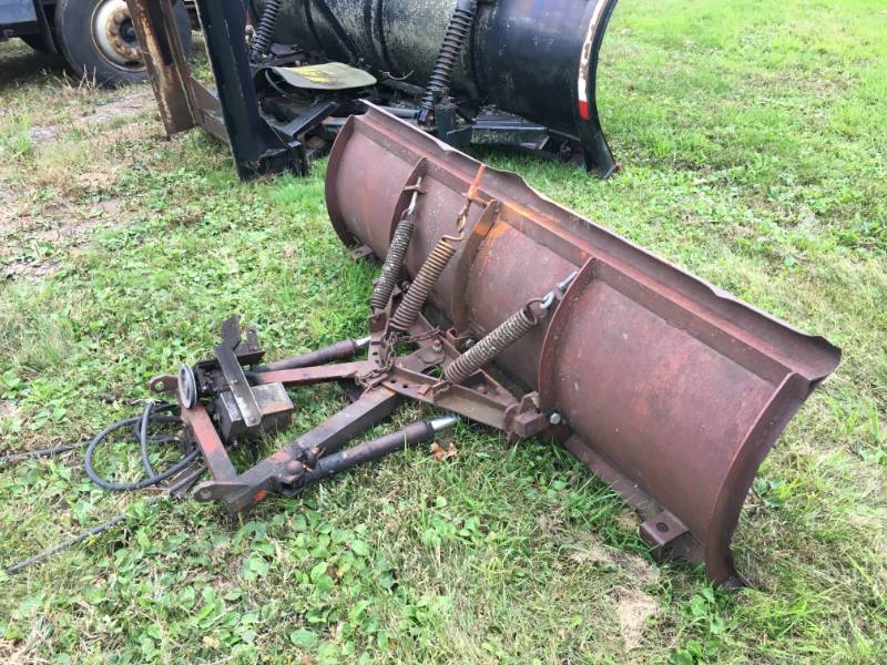 lot 326 image: 7ft Snow Plow Attachment