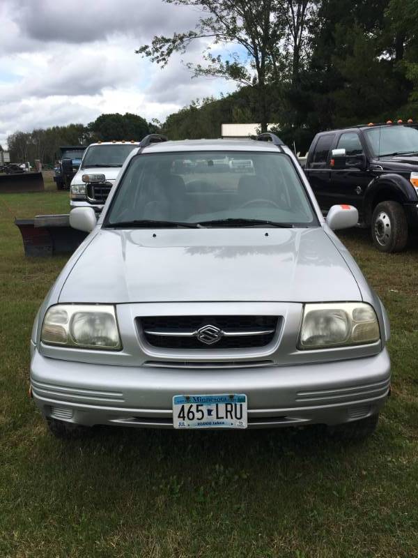 lot 2 image: 1999 SUZUKI GRAND VTARI - 4W -GVT - SUPER NICE LITTLE RIDE 4 DOOR -