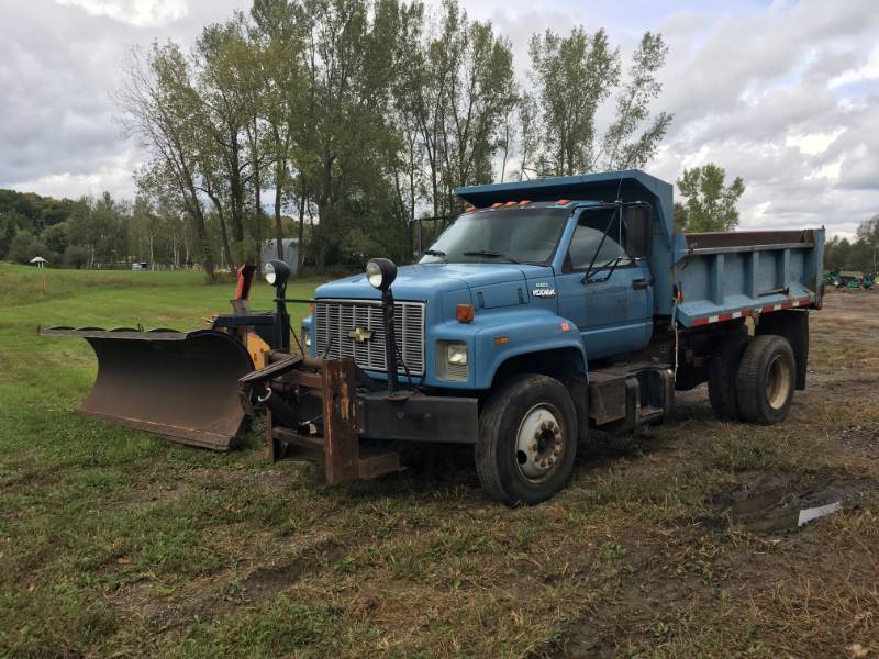 lot 4 image: 1990 CHEVY CB KOD - KODIAK -  DUMP TRUCK - 366 - 6.0 LITER - GAS - WITH PLOW INCLUDED SUPER NICE TRUCK