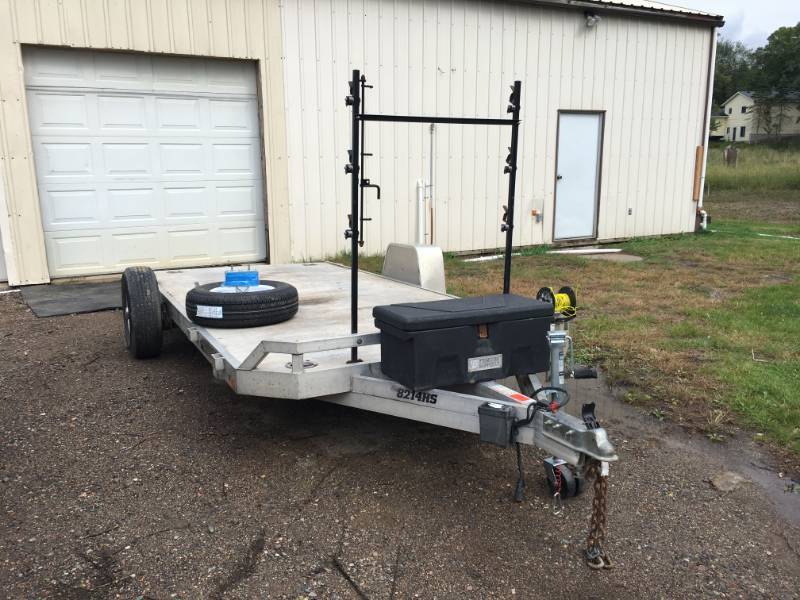 lot 9 image: 2016 AULMA  UTILITY TRAILER W SPARE TIRE ON TOP - MODEL # 8214HS - SUPER NICE TRAILER 14 - 5000# Axle Weight