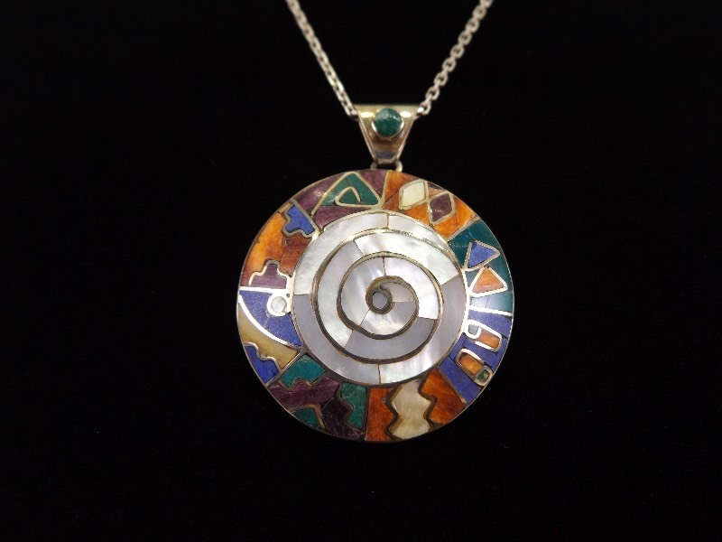 lot 5 image: .950 Sterling Silver Inlayed Gemstone Disk Pendant Necklace