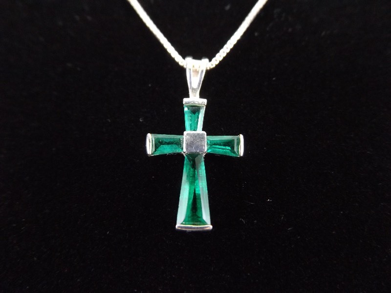 lot 10 image: .925 Sterling Silver Emerald Crystal Cross Pendant Necklace