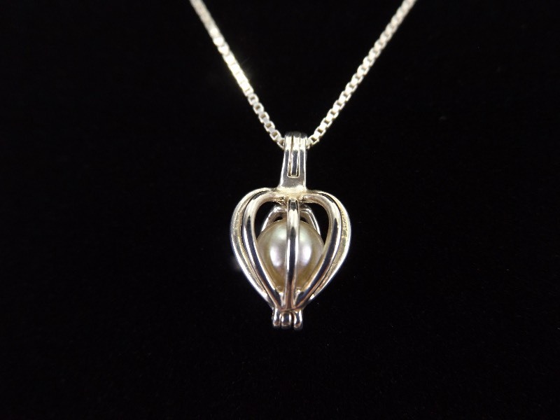 lot 20 image: .925 Sterling Silver Caged Pearl Pendant Necklace