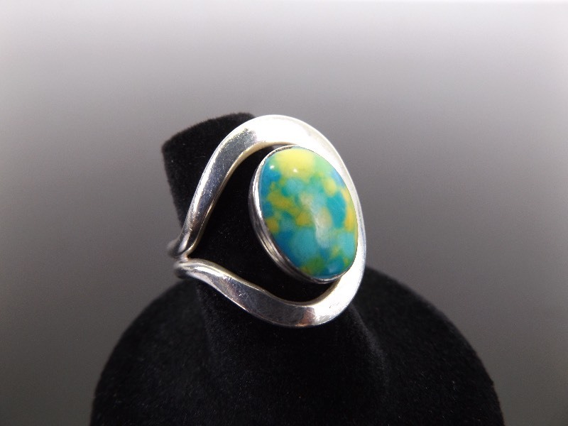 lot 31 image: .925 Sterling Silver Yellow Blue Rain Flower Stone Cabochon Ring Size 5.5