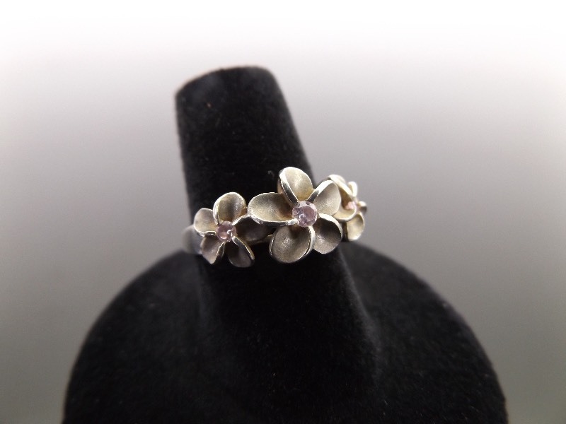 lot 47 image: .925 Sterling Silver Pink Sapphire Crystal Flower Ring Size 6.5