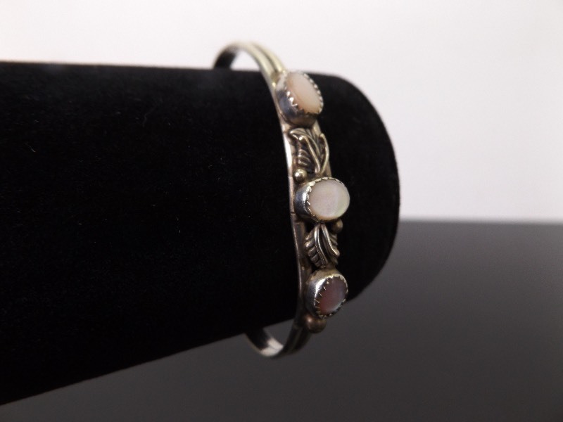 lot 53 image: .925 Sterling Silver&nbspNavajo&nbspInlayed Mother of Pearl Open Cuff Bracelet