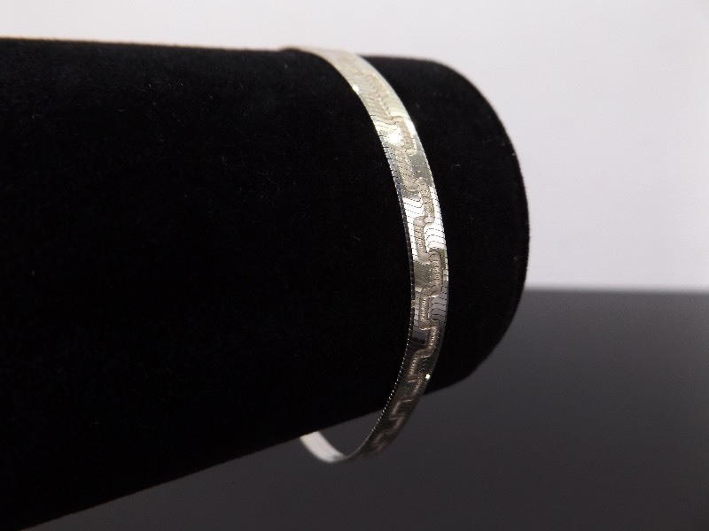 lot 61 image: .925 Sterling Silver Etched Greek Key Herringbone Bracelet