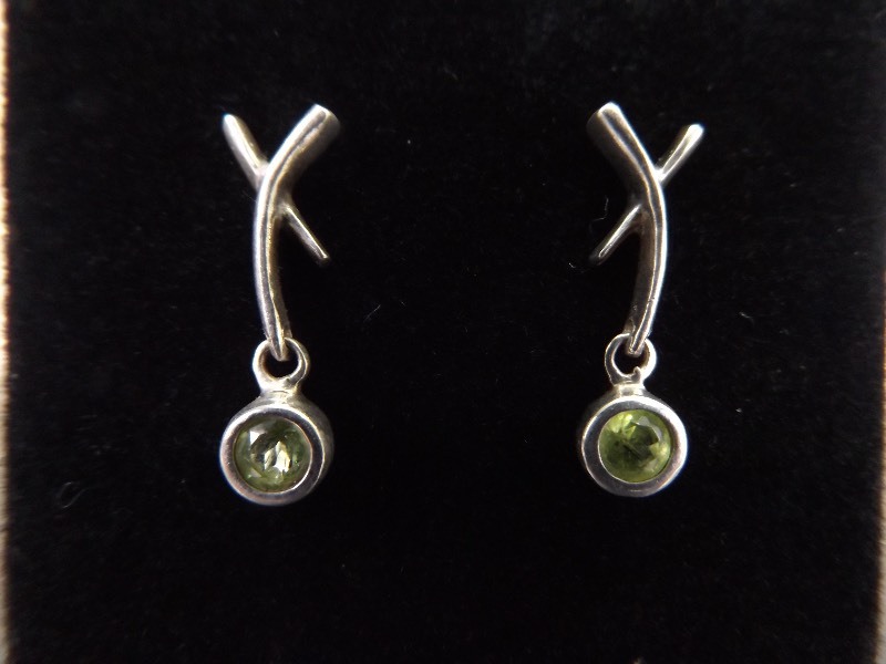 lot 71 image: .925 Sterling Silver Peridot Crystal Dangle Post Earrings