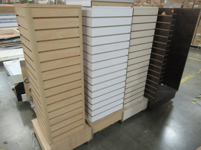 lot 181 image: WHOLESALE MIXED PALLET OF RETURNS - DISPLAY RACKS, CABINET AND HOOKS