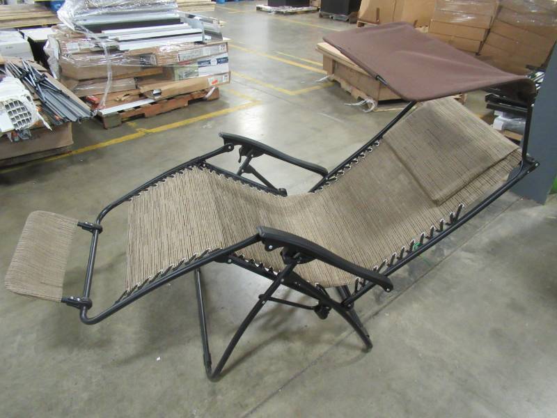 lot 70 image: Metal and Fabric Reclining Patio Chair with Sun Shade.-Broken brace on LH Side ( See Photos).