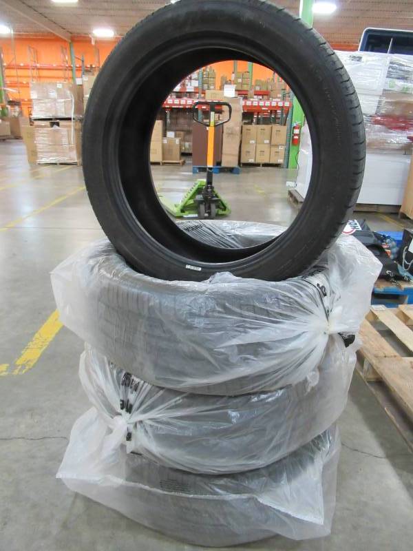 lot 46 image: SET OF 4 Michelin Primacy mxm4,  24545R19 Tubeless Tires. - Used