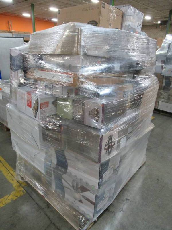 lot 29 image: WHOLESALE MIXED PALLET OF RETURNS - CEILING FANS AND LIGHTING