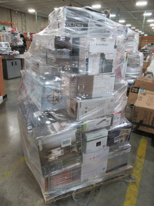 lot 32 image: WHOLESALE MIXED PALLET OF RETURNS - CEILING FANS AND LIGHTING