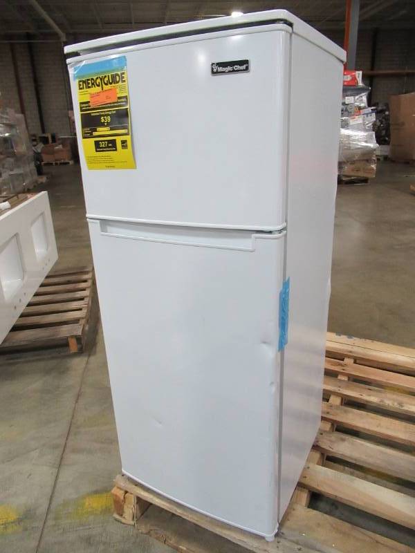lot 131 image: Magic Chef 4.5 cu. ft. Double Door Mini Refrigerator in White, HMDR450WE - Small dents on bottom door and back.