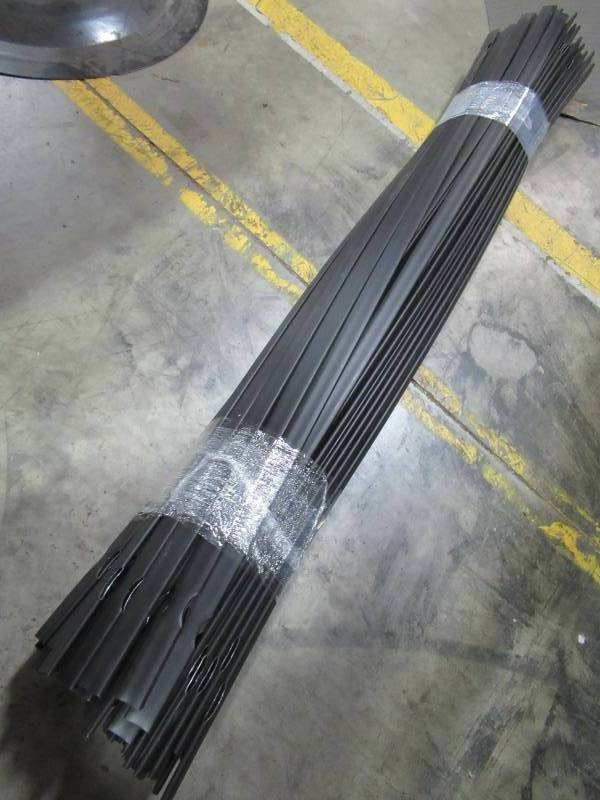 lot 147 image: Approximately 80 Chain Link Privacy Slats in Black, Each Measure 1 X 58