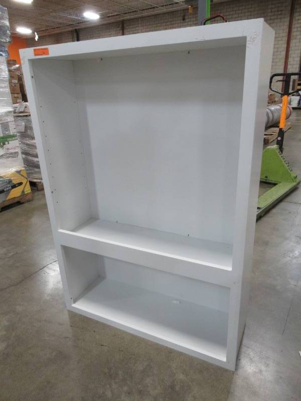 lot 52 image: Bookshelf In White. 1 Fixed shelf, Missing Adjustable Shelves - Some Scratches.