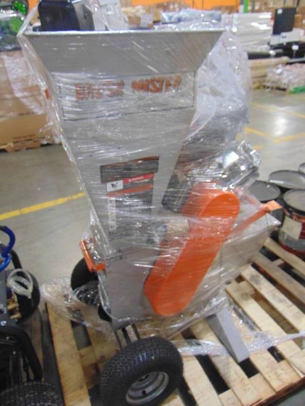 lot 397 image: Brush Master 4 in. 15 HP 420 cc Commercial Duty Chipper Shredder CH4M19
