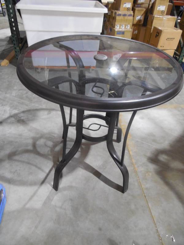 lot 27 image: HAMPTON BAY PATIO TABLE
