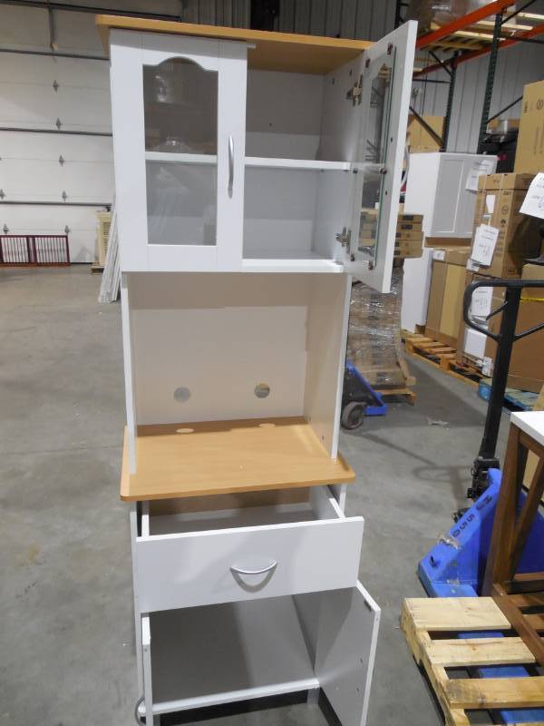 lot 74 image: Kitchen Cabinet in White - Hodedah