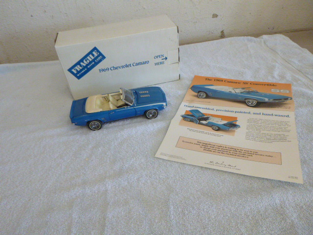 lot 6 image: Danbury Mint 1969 Camaro SS Convertible Die-Cast Metal Car