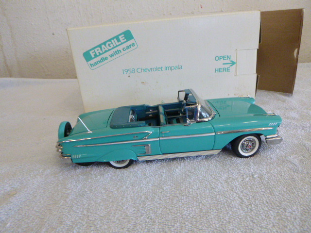 lot 10 image: Danbury Mint 1958 Chevrolet Impala Die-Cast Metal Car