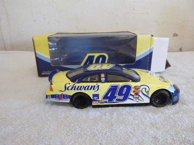 lot 17 image: Racing Champions Dodge Intrepid Die-Cast Metal Car