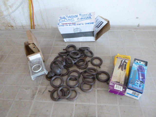 lot 38 image: Household Items