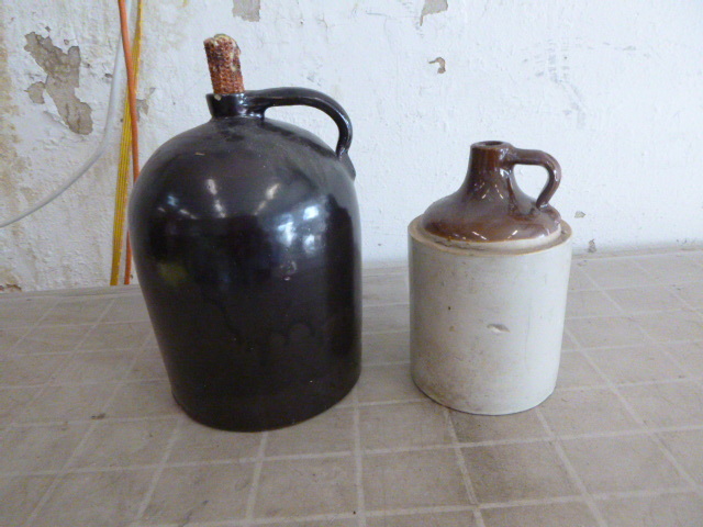 lot 66 image: 2 Stoneware Jugs