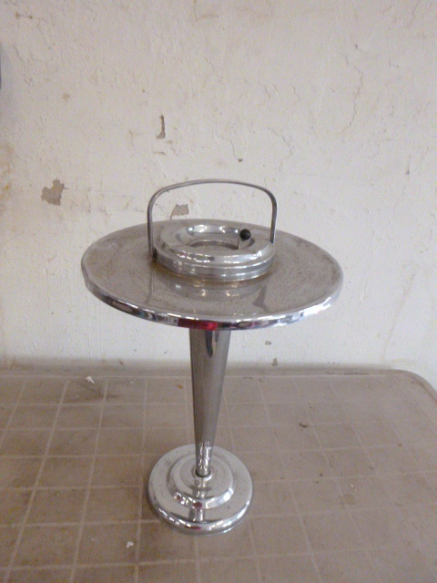 lot 75 image: Vintage Floor Ashtray