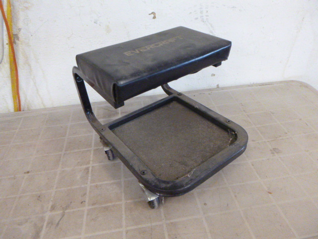 lot 125 image: Evercraft Shop Stool