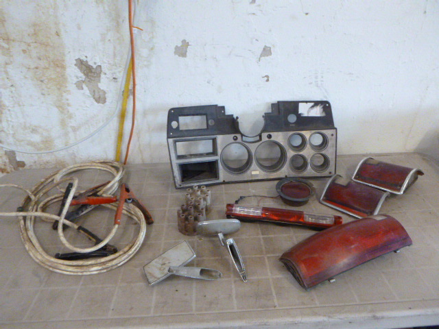 lot 141 image: Miscellaneous Old Car Parts with Heavy Duty Jumper Cables