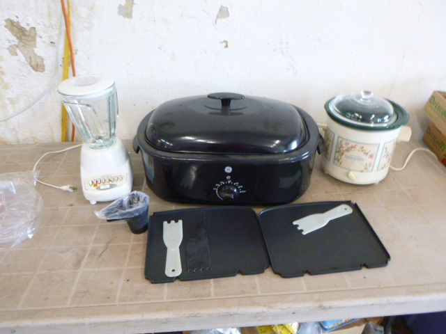 lot 144 image: Kitchen Items