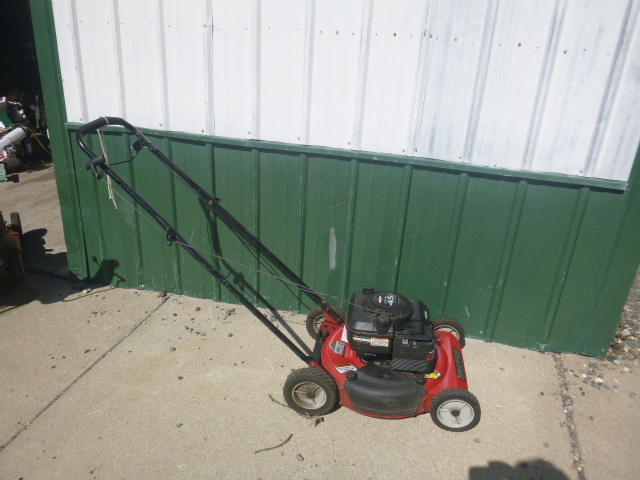 lot 41 image: Snapper Push Lawn Mower