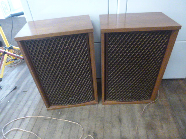 lot 110 image: Pair of Sansui SP-2500 3-Way Speakers