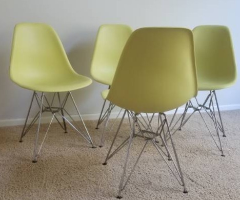 lot 4 image: Herman Miller Eames Shell Chairs, Set of 4