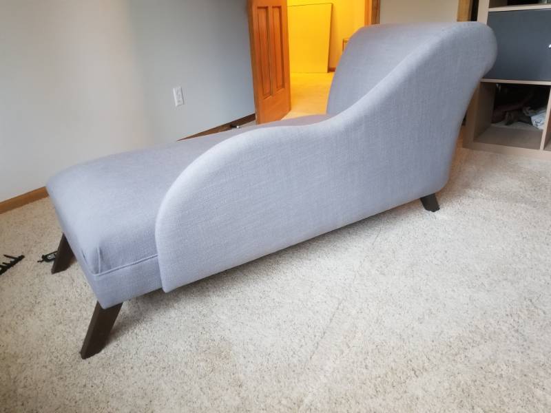 lot 30 image: Gray Chaise Lounge