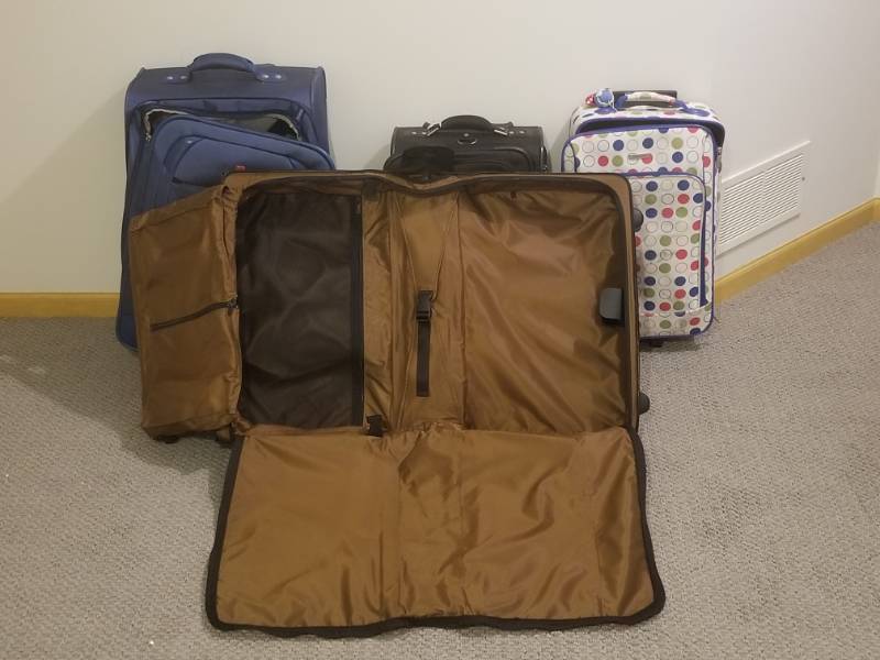 Lot of 4 Suitcase Luggage Pieces