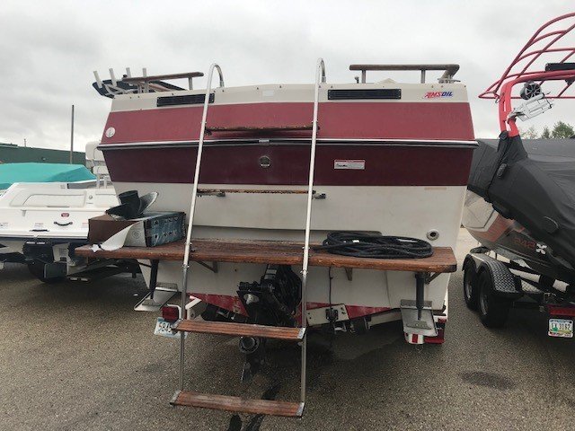 lot 1400 image: 1986 Century Mirage 260 