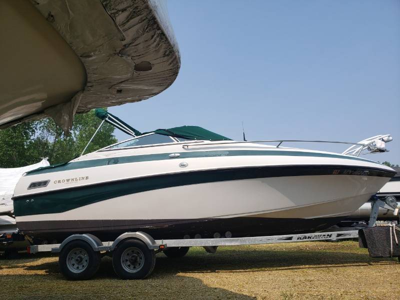 lot 1416 image: 2002 Crownline 215 CCR 