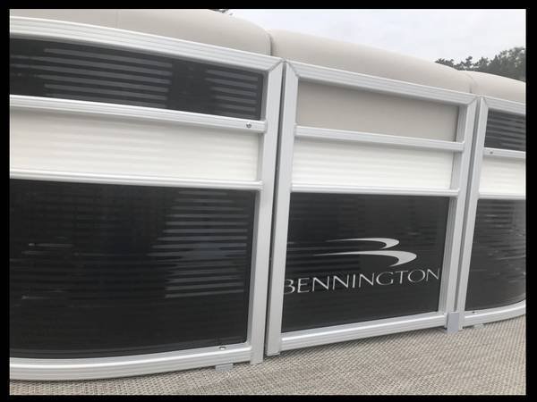 lot 1438 image: 2018 Bennington 22SSRCX Pontoon 
